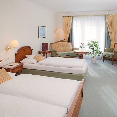 Hotel Leitnerbrau Мондзее Екстериор снимка