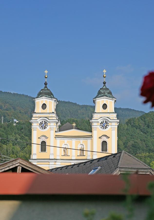 Hotel Leitnerbrau Мондзее Екстериор снимка
