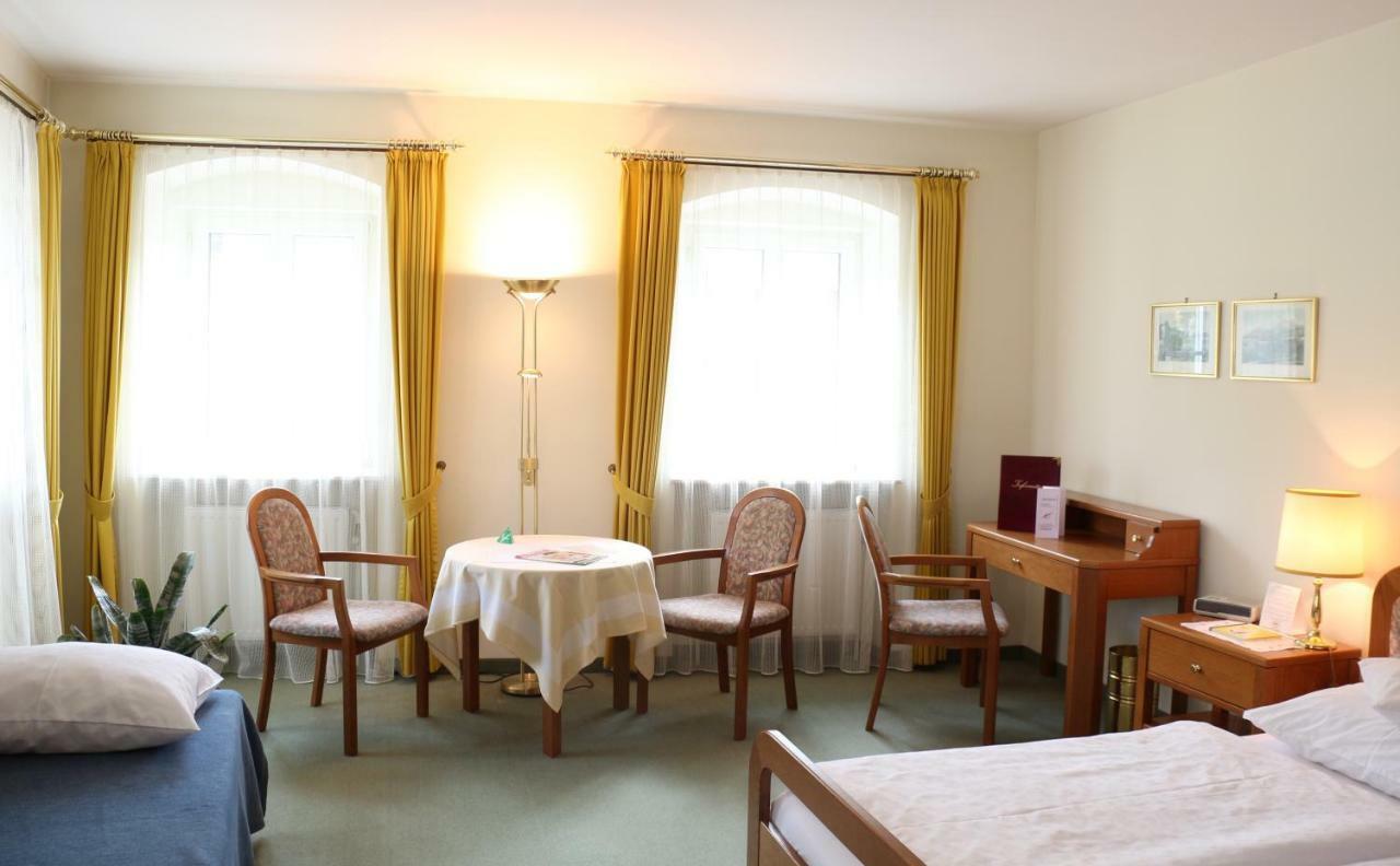 Hotel Leitnerbrau Мондзее Екстериор снимка